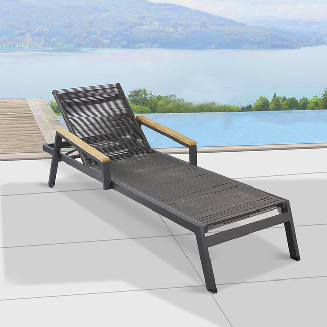 Outdoor Durable PE Rattan Chaise Lounge with Wheel