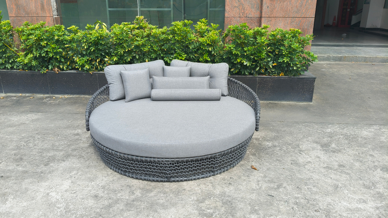 Modern Leisure Comfortable Pool Daybed Couch