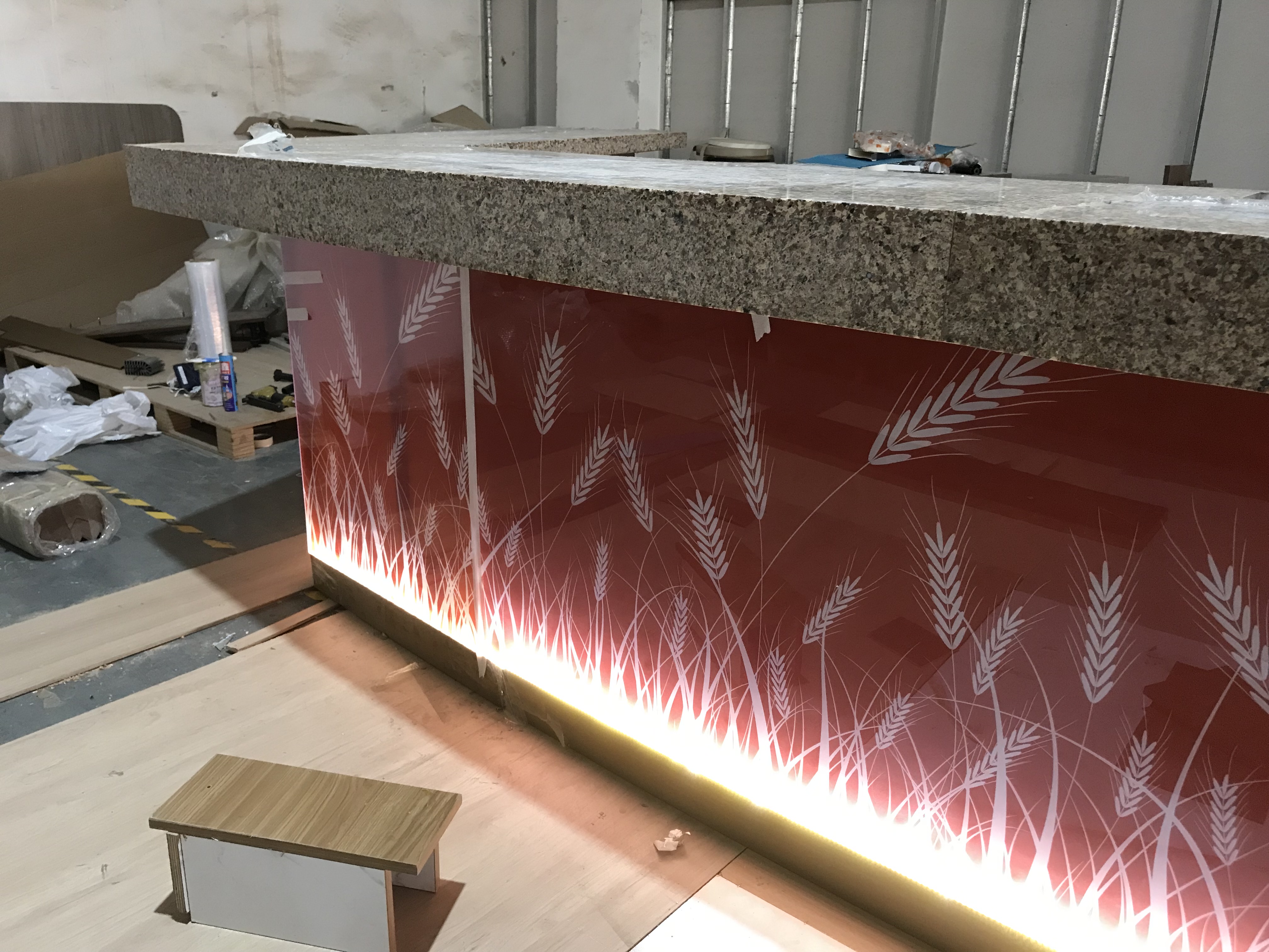 Modern Style Artificial Stone Top Cashier Counter LED Bar Counter for Restaurant Nightclub