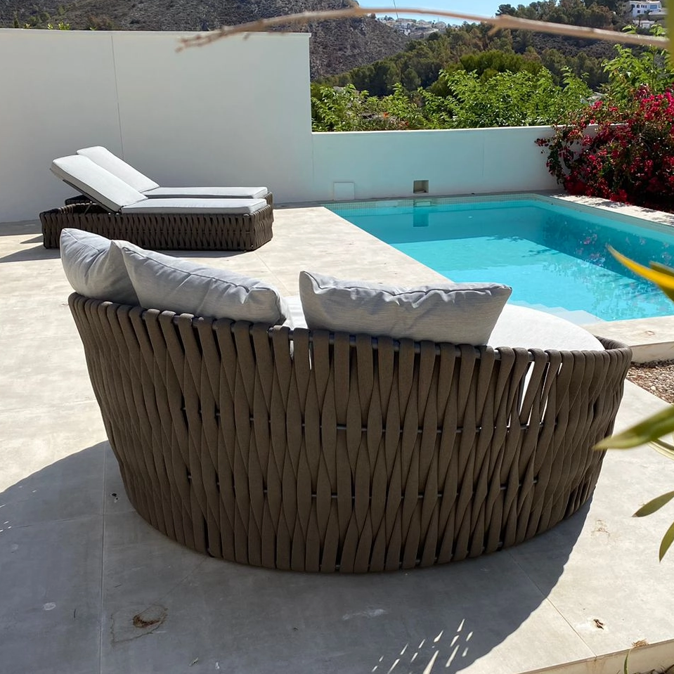 Patio Round Daybed sunbed