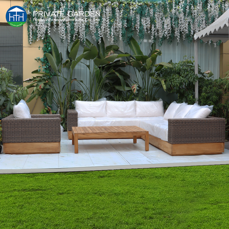 Garden Solid Wood Rattan Outdoor Sofa