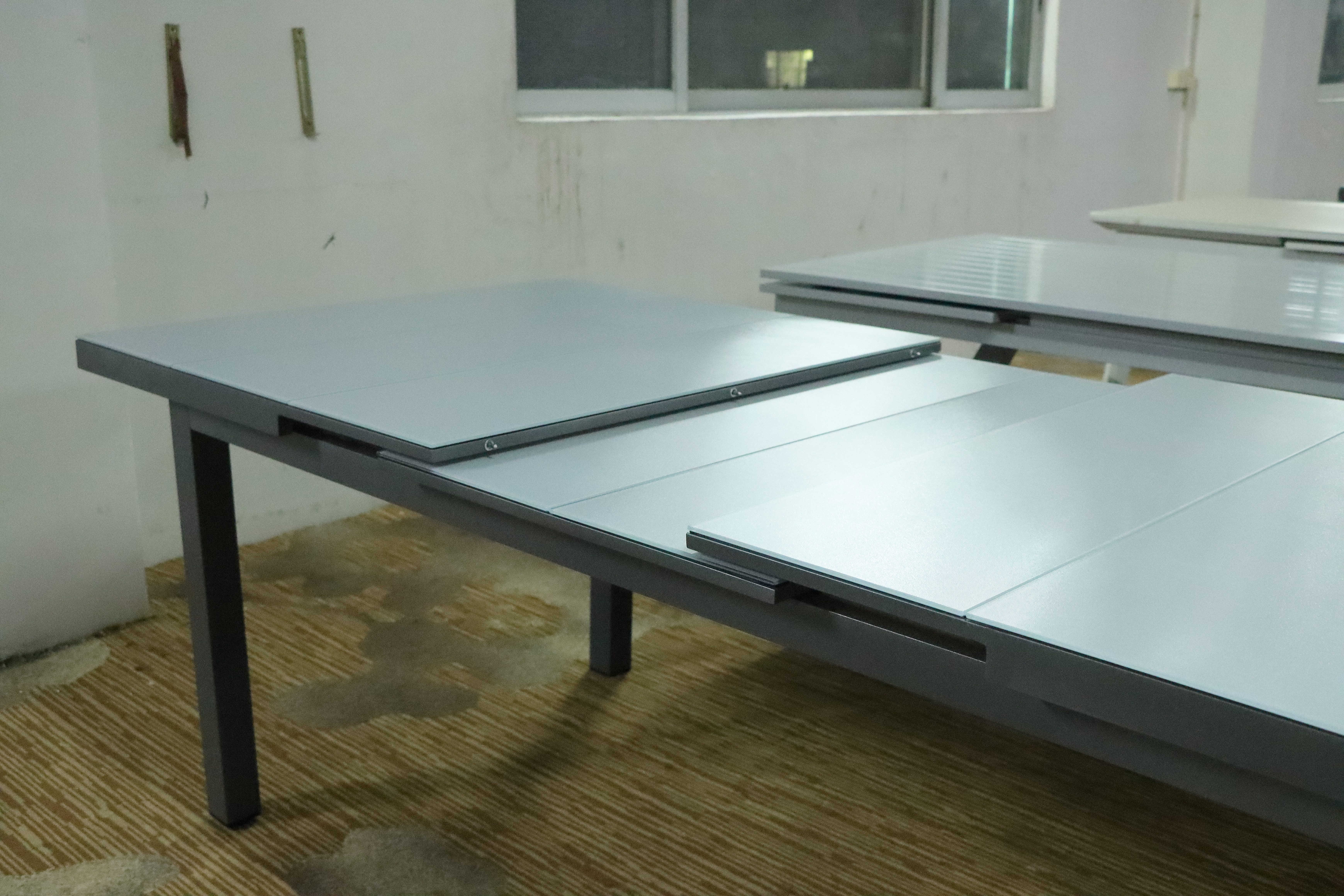 Extensible Modern Cheap Price Dining Table - Dark Grey