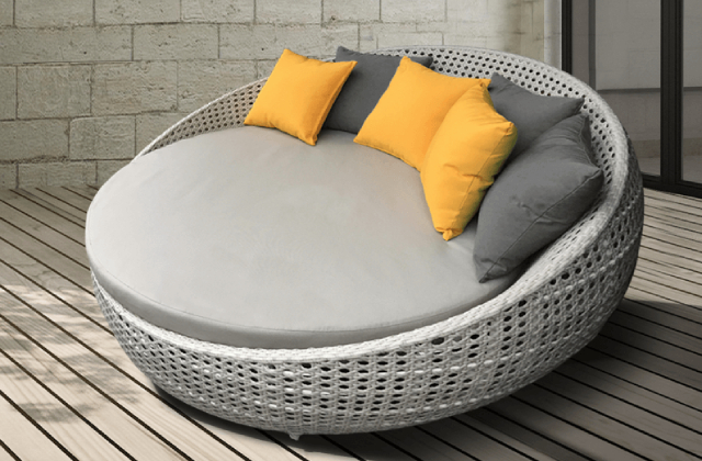 Outdoor Daybed