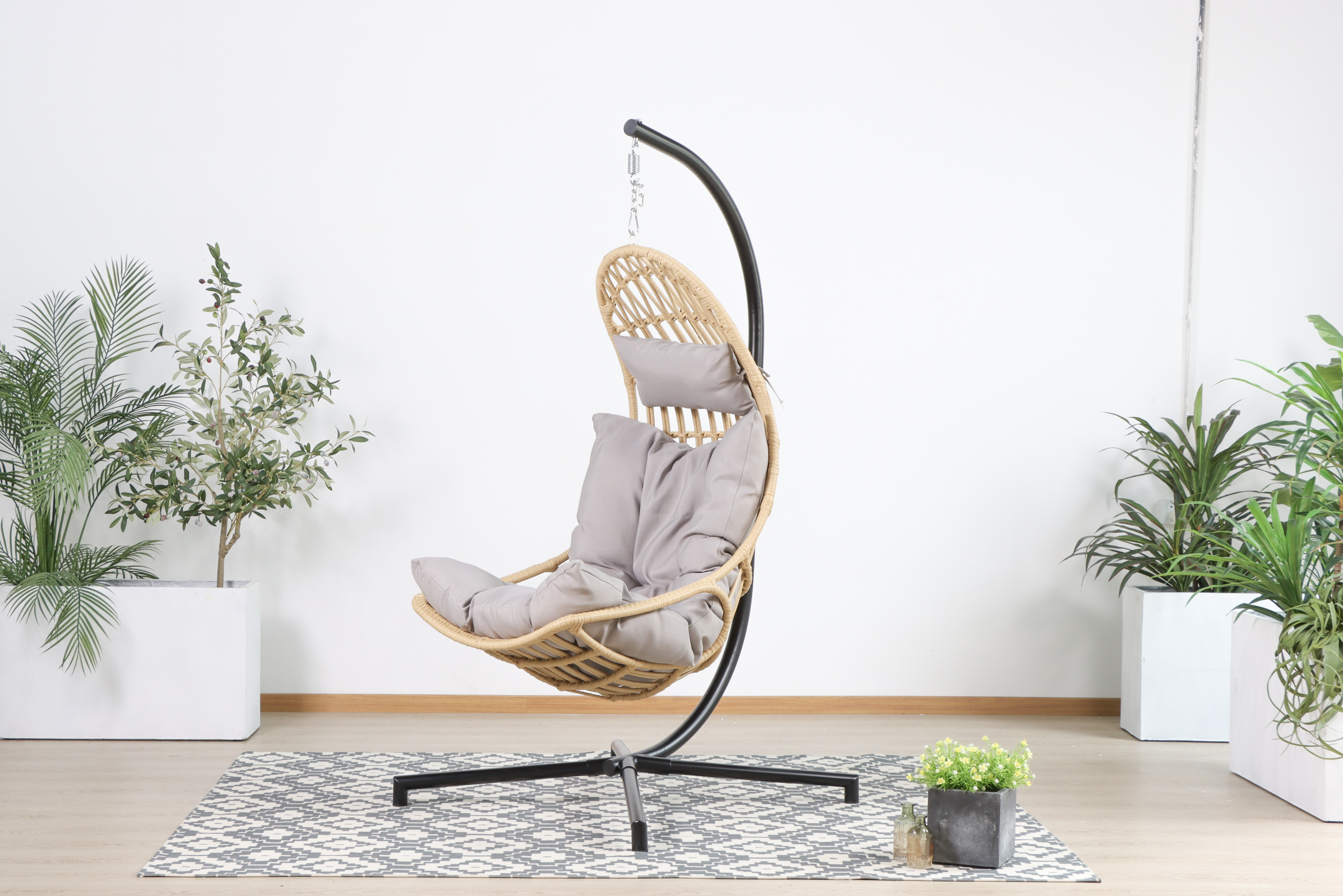 Wholesale Outdoor High Quality Half Moon Hammock Hanging Chair
