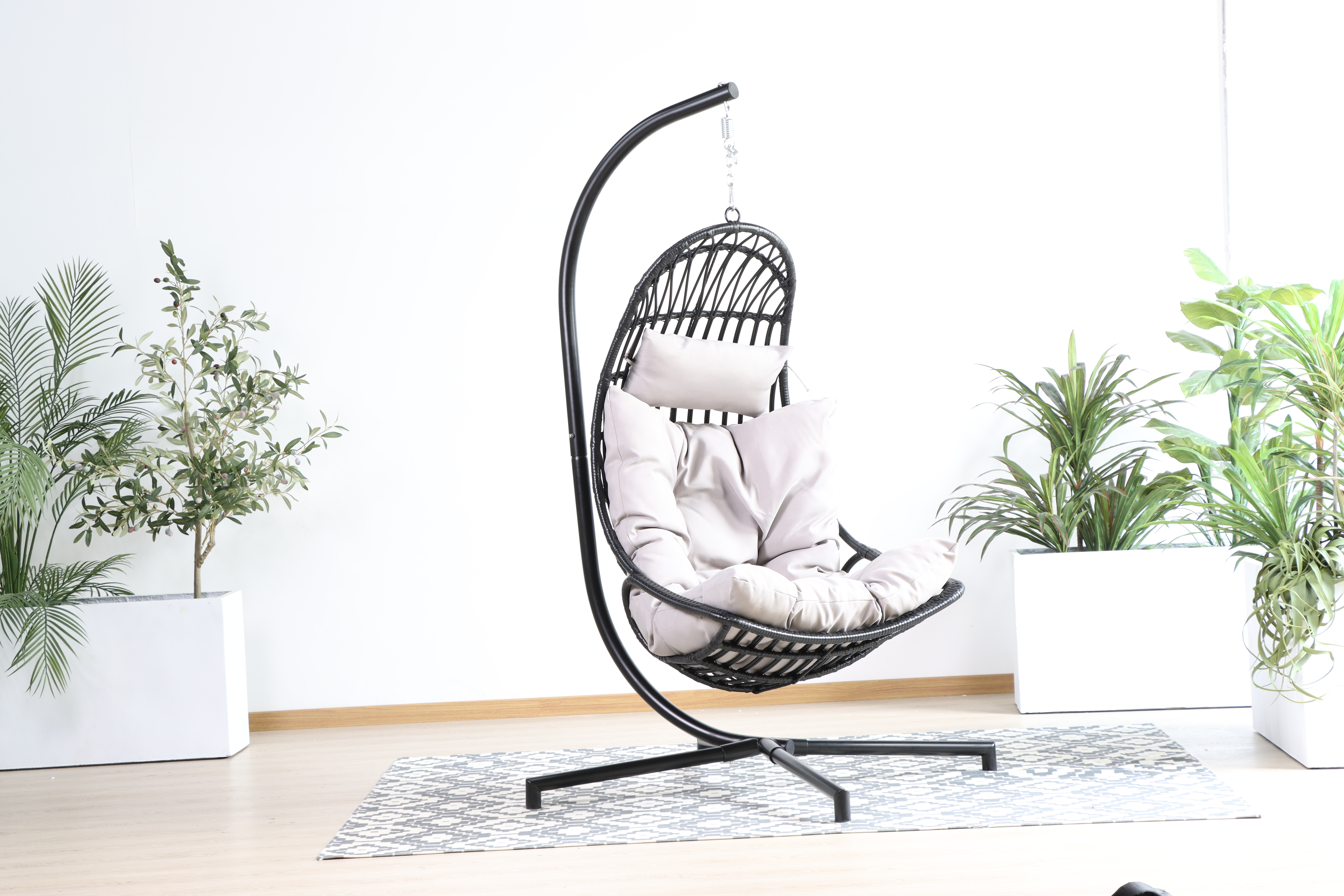 Wholesale Outdoor High Quality Half Moon Hammock Hanging Chair