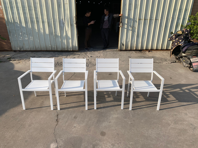 Aluminum Dining Table And Chair Set （4 Chairs）