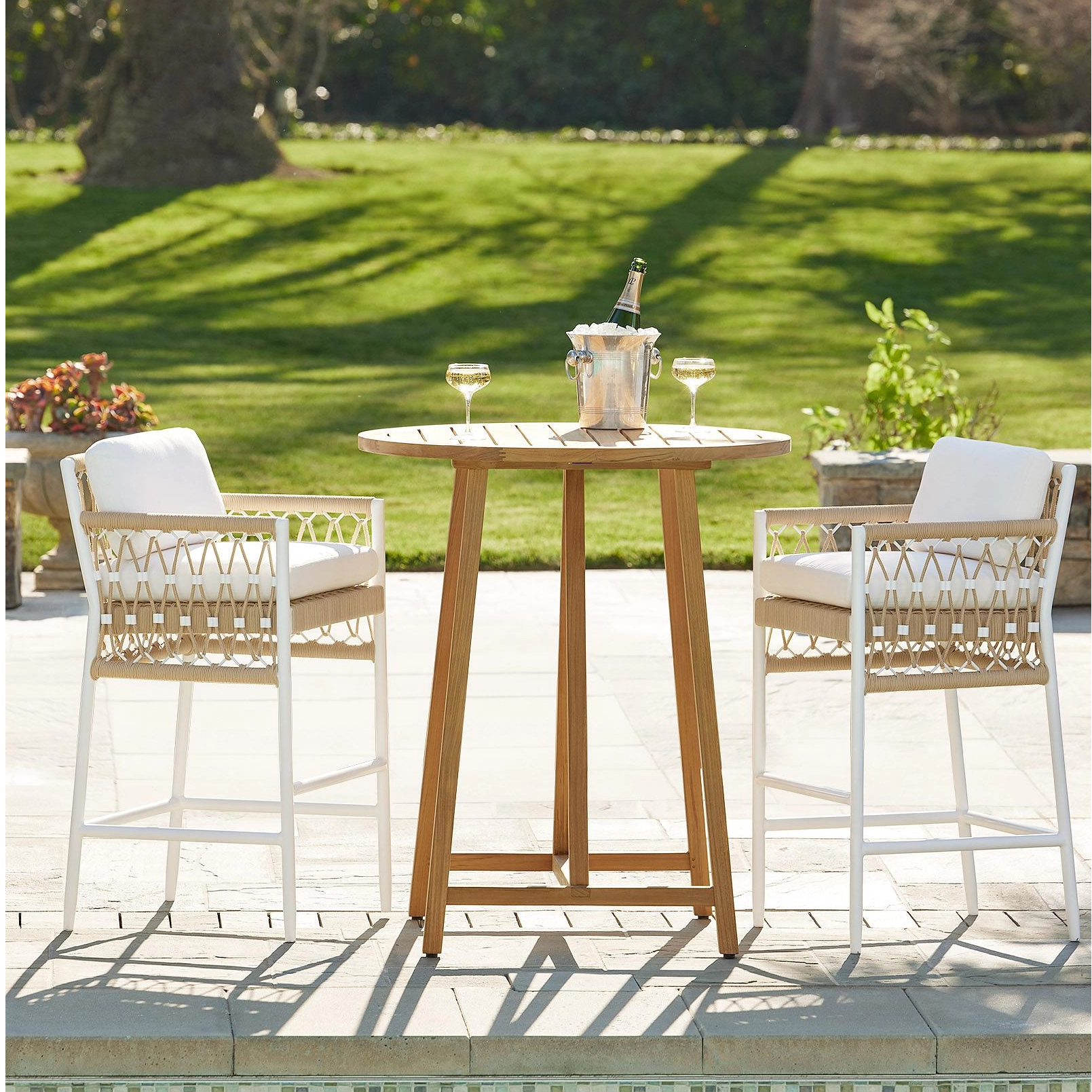 ​How To Match Outdoor Bar Tables And Chairs