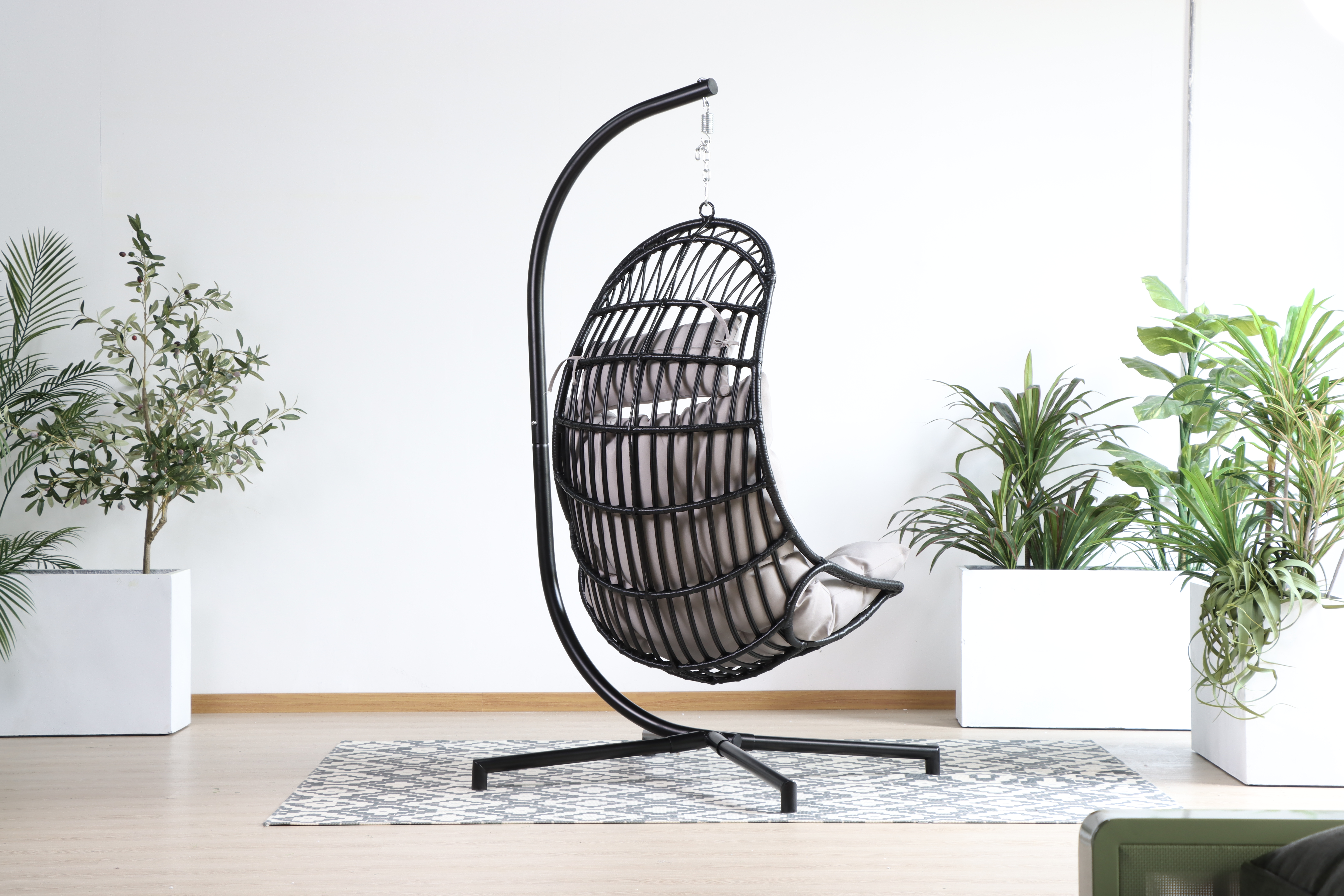 Wholesale Outdoor High Quality Half Moon Hammock Hanging Chair