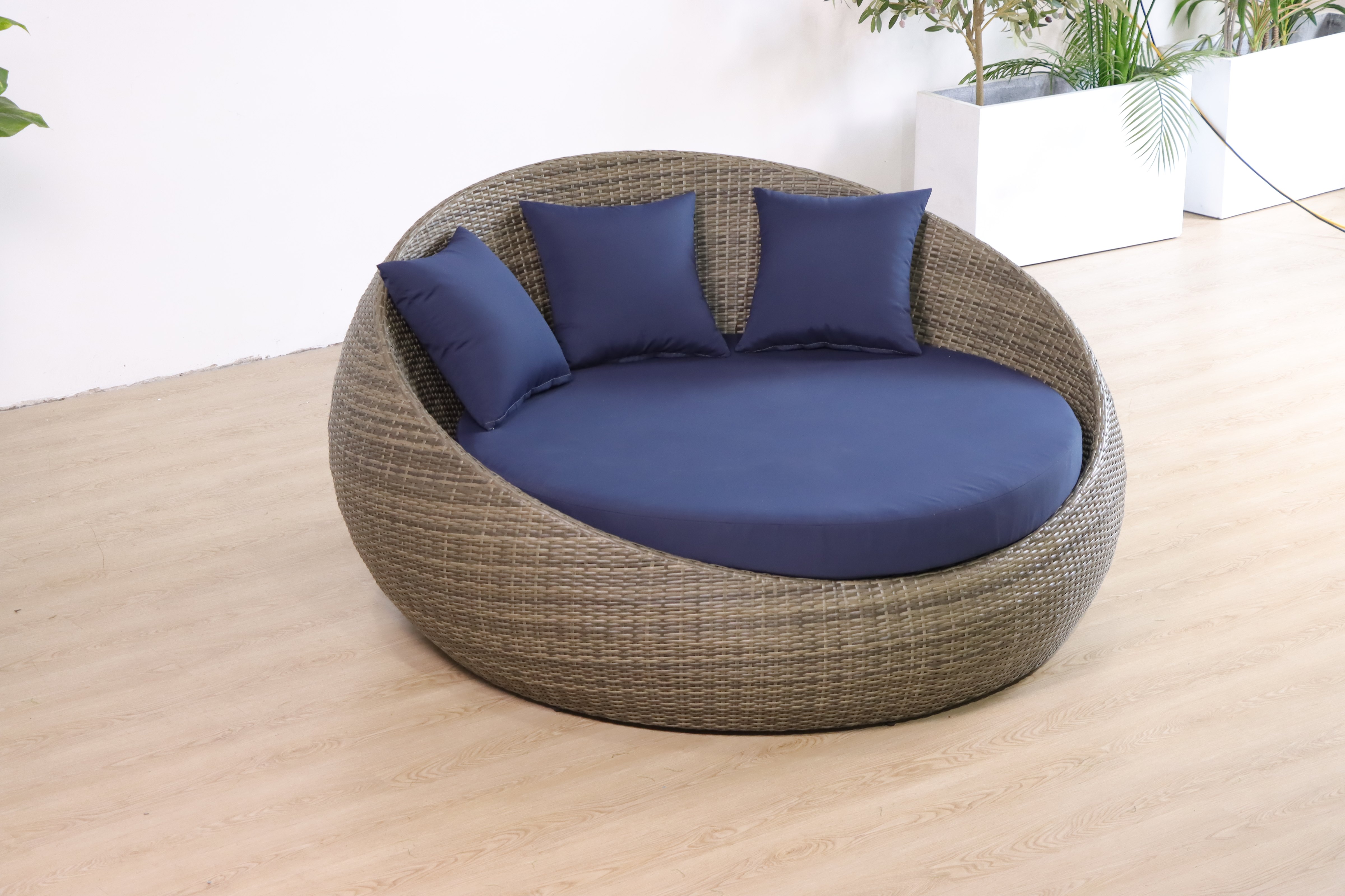 Modern Leisure Outdoor Round Blue Double Daybed