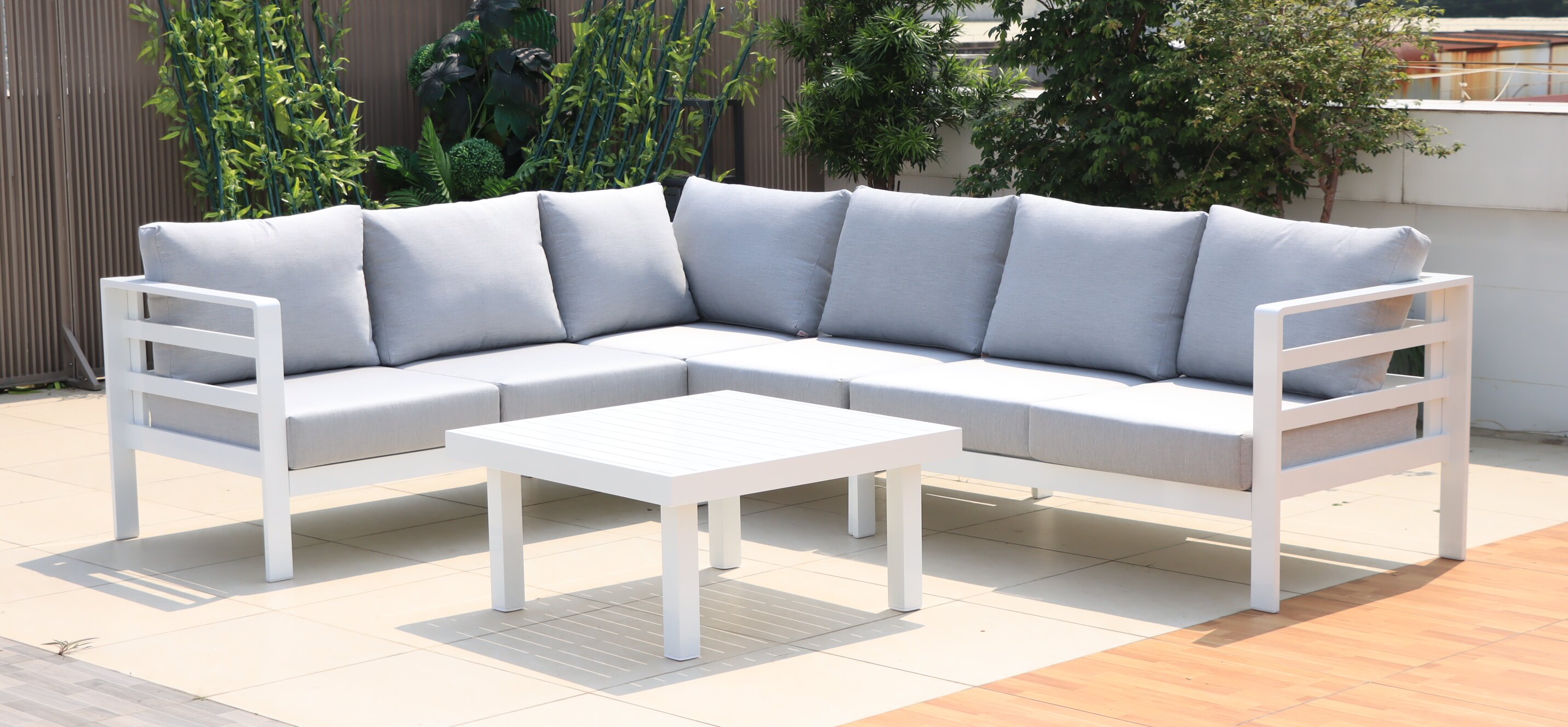 The benefits of aluminum alloy outdoor furniture