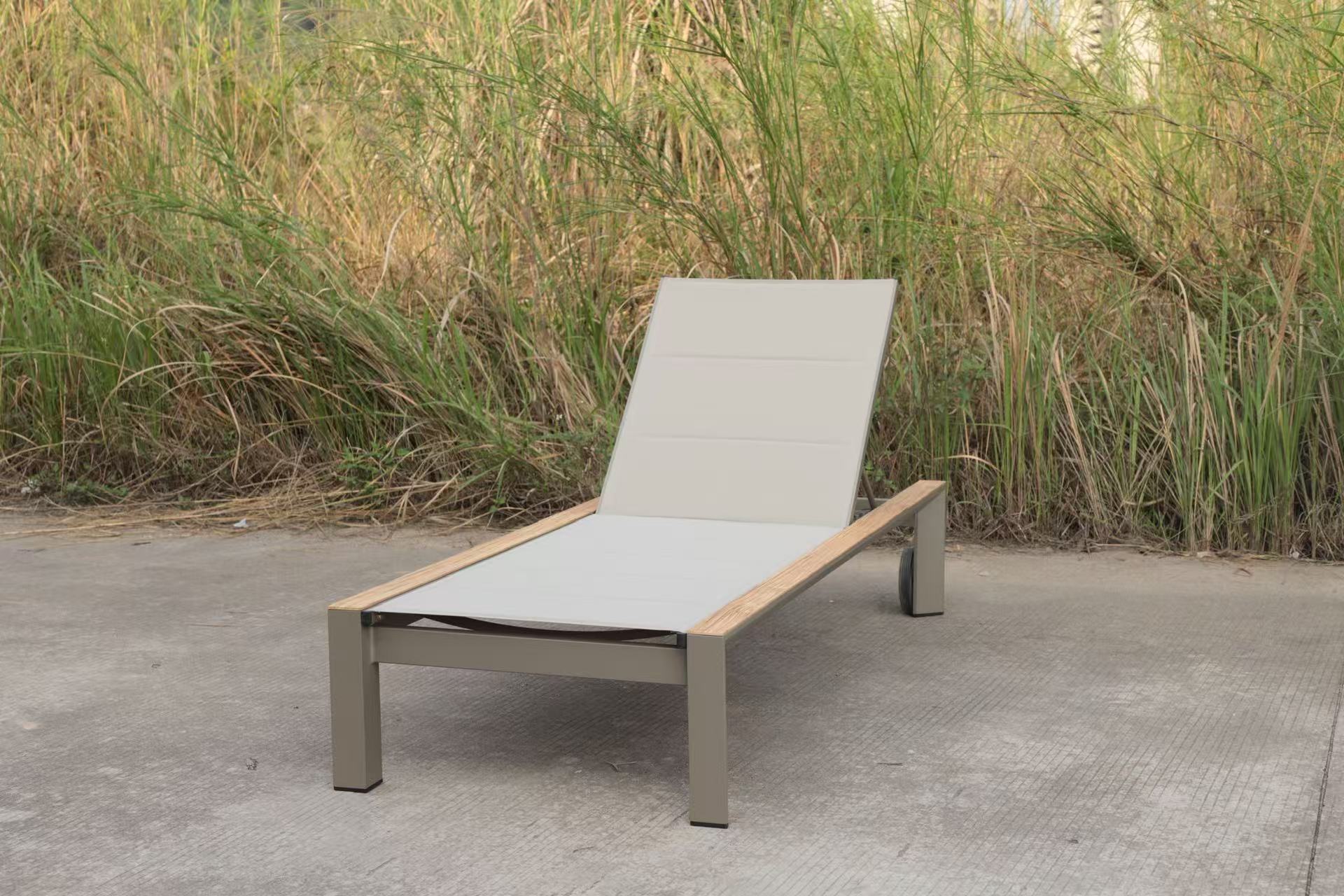 Modern Aluminum Outdoor Sun Lounger with Teak Accents